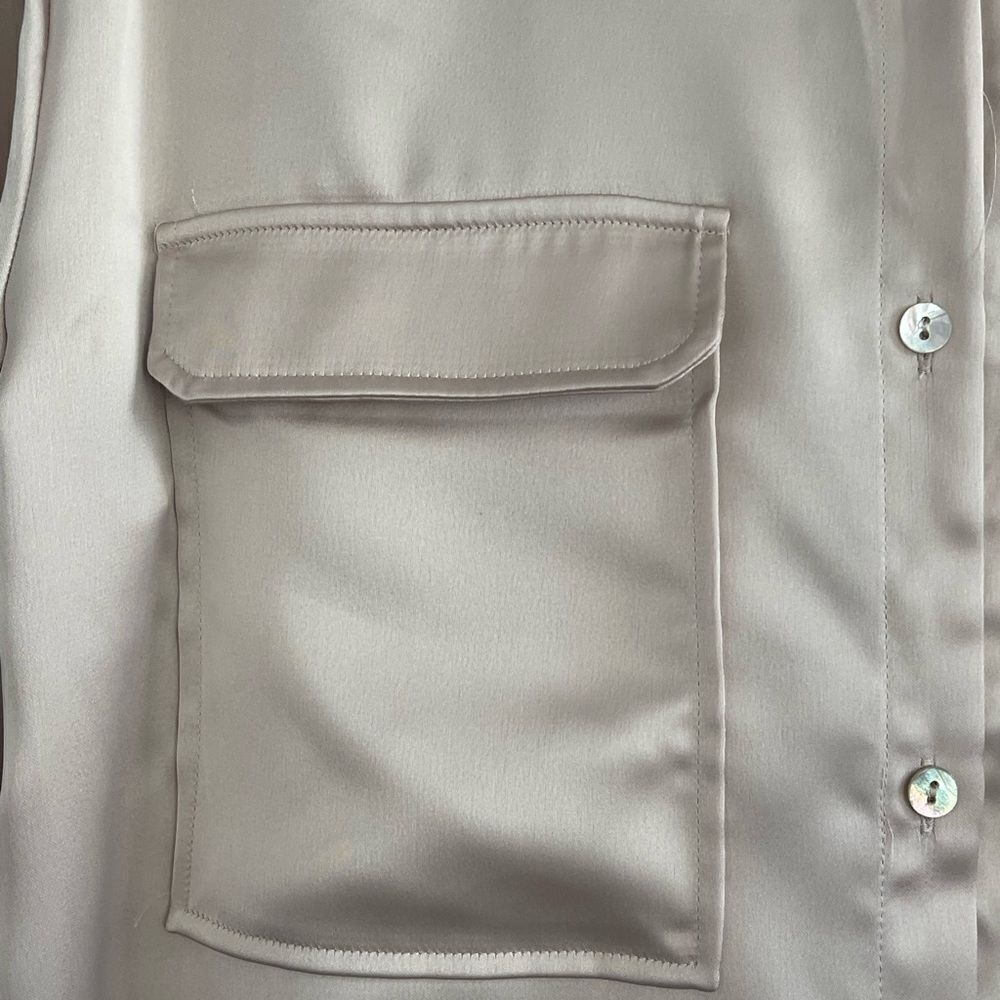 Nicole Miller Satin long sleeve Shirt with flap pockets on Chest SZ:Med Taupe - Picture 6 of 10
